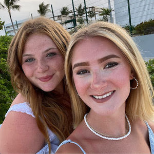 Meet your Posher, Lena